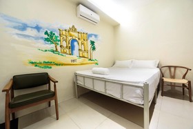 Tambayan Capsule Hostel