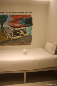 Tambayan Capsule Hostel