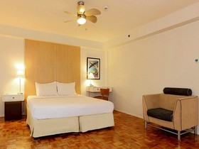 The Clipper Hotel