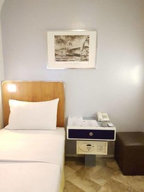 The Clipper Hotel