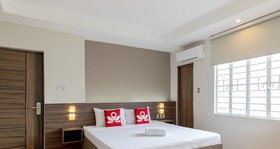V Plaza Manila by ZEN Rooms