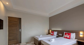 V Plaza Manila by ZEN Rooms