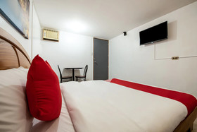 Crave Park by OYO Rooms