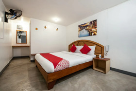 Crave Park by OYO Rooms