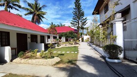 Bluewaves Resort  Basdaku by Hiverooms