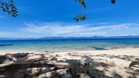 Bluewaves Resort  Basdaku by Hiverooms