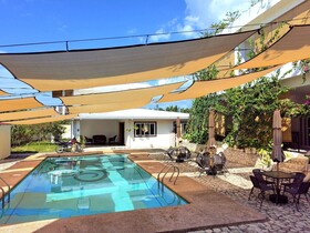 Divers Lodge Plumeria