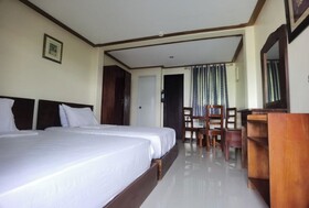 Delta Star Manor