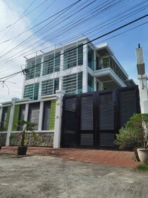 Delta Star Manor