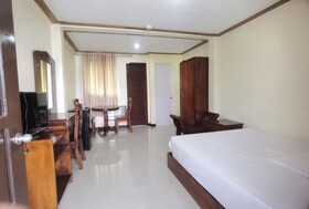 Delta Star Manor