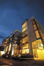 The Avenue Plaza Hotel