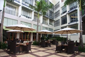 The Avenue Plaza Hotel
