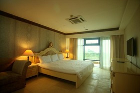 KC Hillcrest Hotel and Golf Club