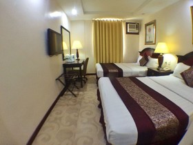 Cindy Kelly Hotel