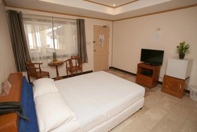 Suzuki Beach Hotel