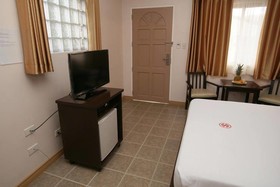 Suzuki Beach Hotel