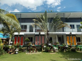 L & M Hearthstones Lodge