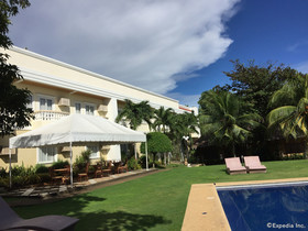Alona Kew White Beach Resort