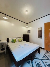 Anaya Inn & Restobar