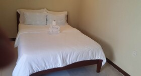 Birdwatchers Beachfront Hotel Panglao