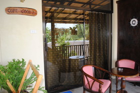 Captains Lodge And Bar