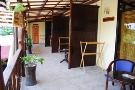 Captains Lodge And Bar