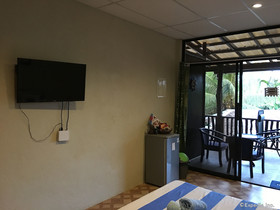 Captains Lodge And Bar