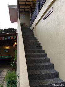 Captains Lodge And Bar