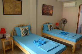Captains Lodge And Bar