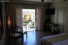 Linaw Beach Resort