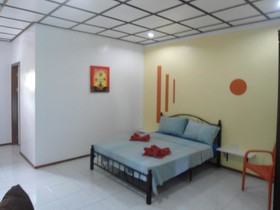 Menchus Pension House