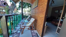 On Board Panglao Beach Hostel and Resort