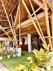 On Board Panglao Beach Hostel and Resort