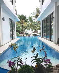 The Whitehouse by The Sea