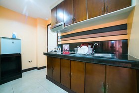 153 Executive Suites by RedDoorz