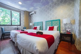 Bless Amare Boutique Hotel by RedDoorz