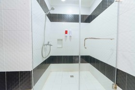 Bless Amare Boutique Hotel by RedDoorz