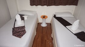DG Budget Hotel Naia by OYO