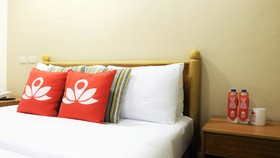 Nichols Airport Hotel by ZEN Rooms