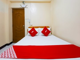 Oyo 836 E & H Residences