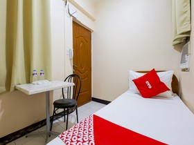 Oyo 836 E & H Residences