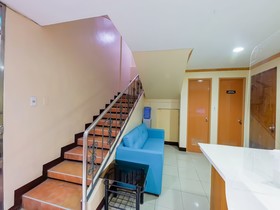Oyo 836 E & H Residences