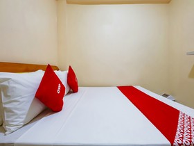 Oyo 836 E & H Residences