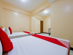Oyo 836 E & H Residences