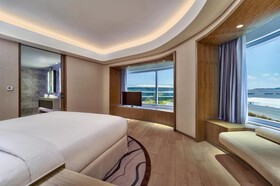 Conrad Manila