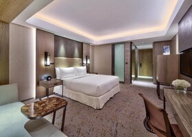 Conrad Manila