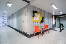 OYO 841 Metro Deluxe Residences