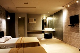 New Winston Hotel