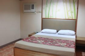 Pinoy Pamilya Hotel