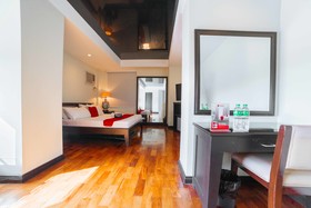 RedDoorz Plus Near Naia Expressway